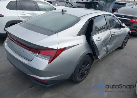 2022 Hyundai Elantra Sel z USA, uszkodzony, nr VIN 5NPLM4AG7NH057553
